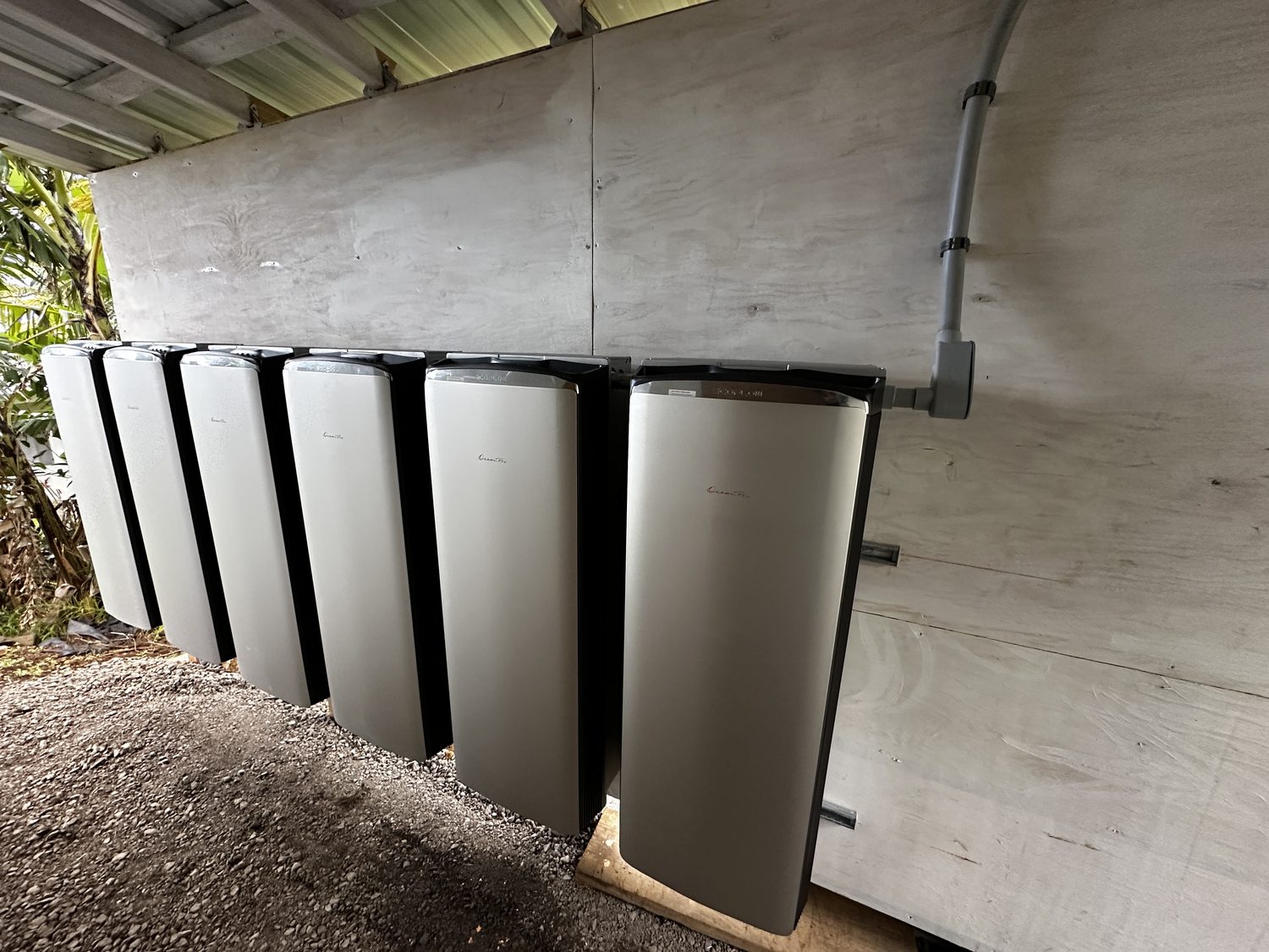 Expandable storage for true island resilience